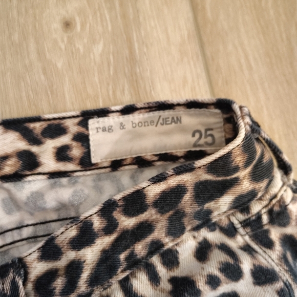 Rag N Bone Boyfriend Jeans Women's SZ 25 Snow Leopard Cheetah Sz 2 RETRO GRUNGE - Picture 4 of 6